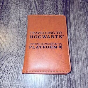 Harry Potter PLATFORM 9 3/4 PASSPORT HOLDER